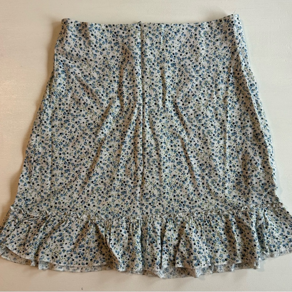 Brandy Melville Blue and White Floral A-Line Skirt